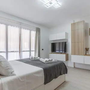 santa-giulia-suite.italymilanhotels.net/